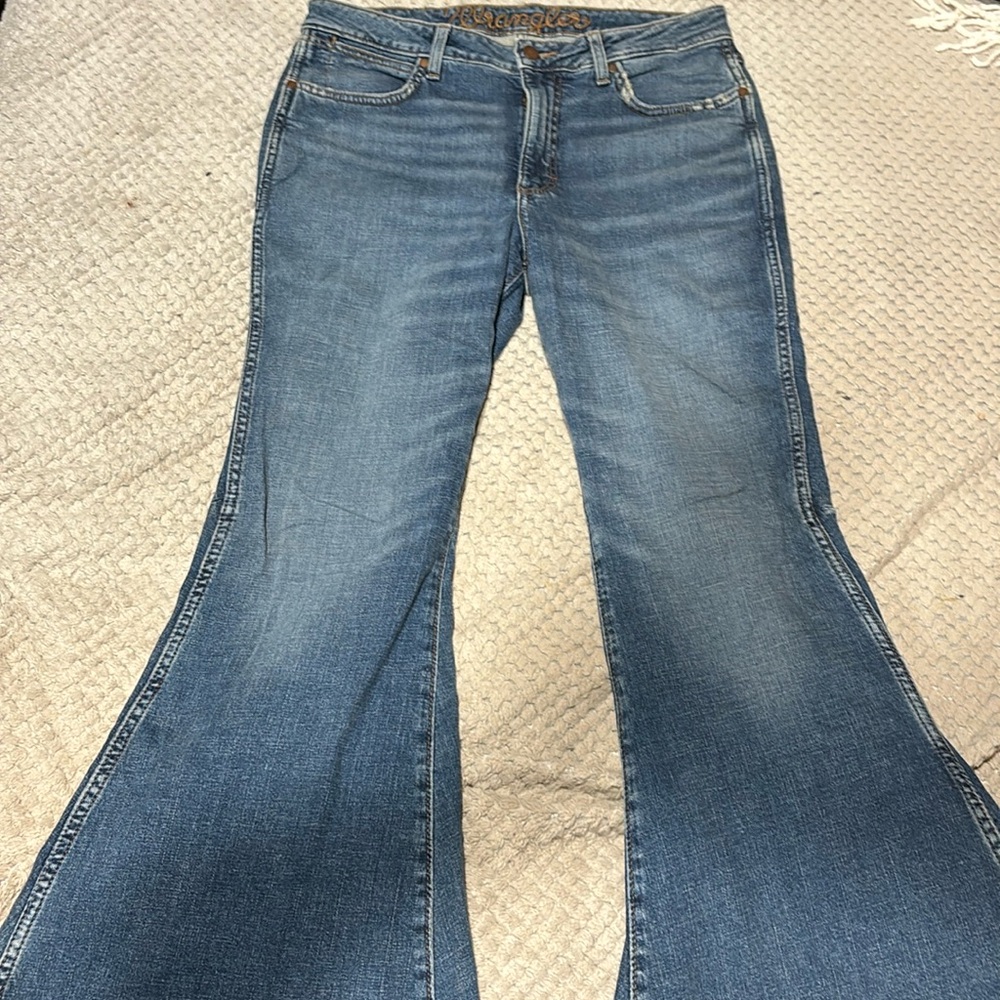 31/32 Wrangler High Rise Flares